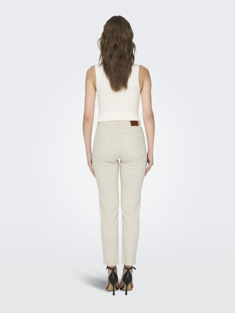 ONLY_SpringSummer2022_3267002_15175323_2