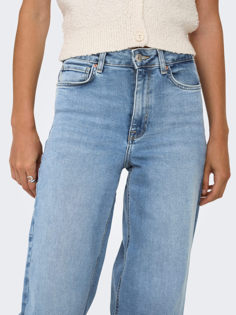 F_15282975_M_4117702_Detail