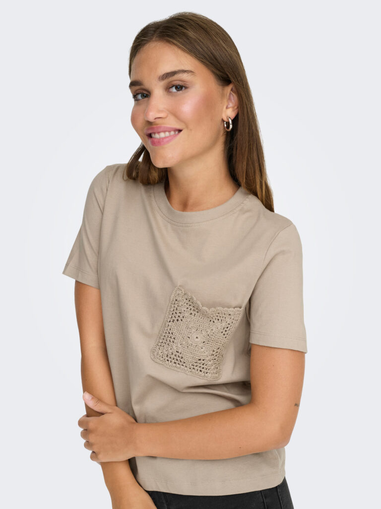 F_15322073_M_4790342_Detail