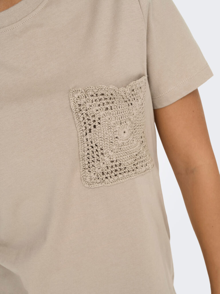 F_15322073_M_4790342_Detail_1