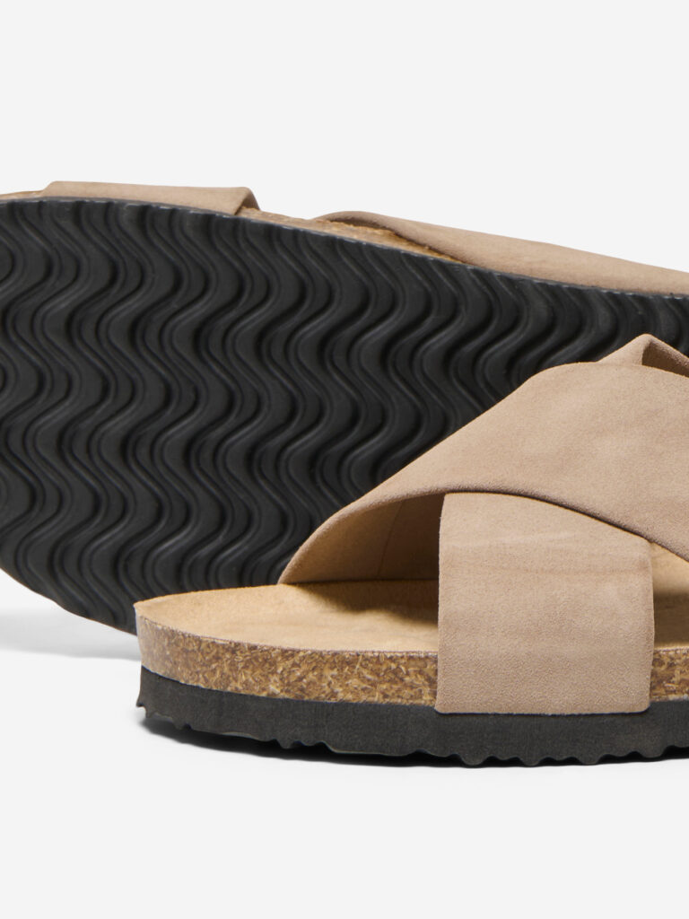 F_15331391_M_4788983_Detail