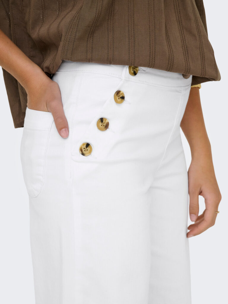 F_15351972_M_4794040_Detail