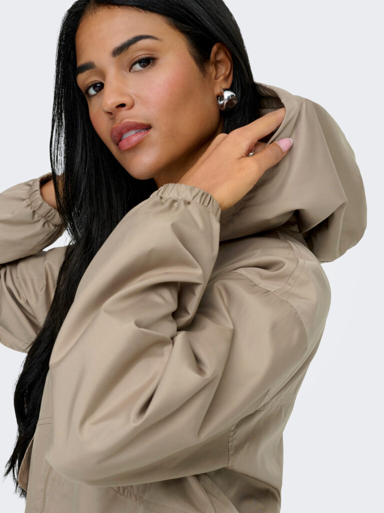 F_15361432_M_4892246_Detail_1