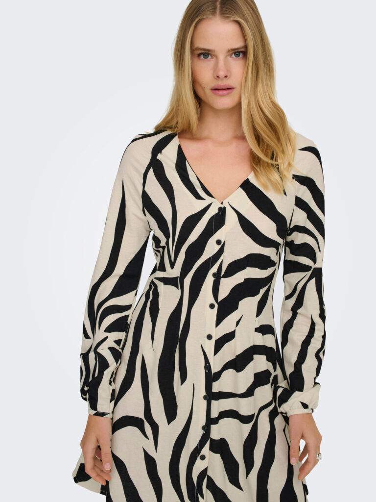 F_15366872_M_4944059_Detail