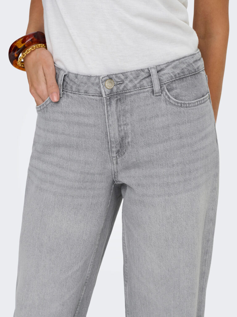 15366871.grey.006