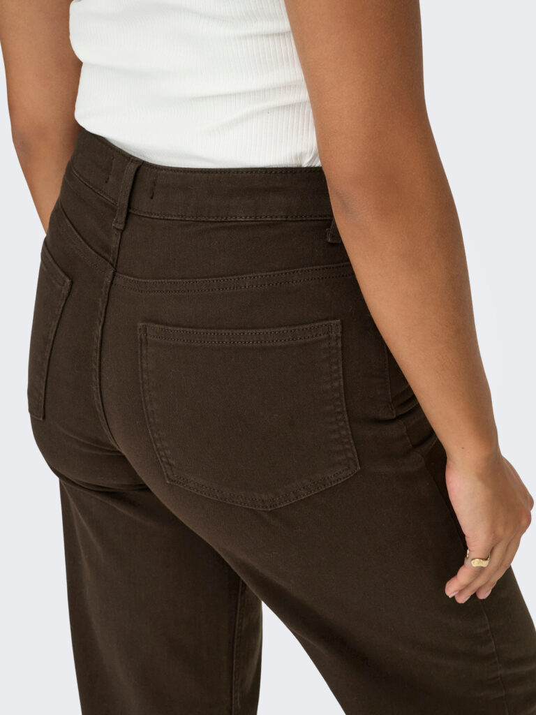 15371660.brown.007