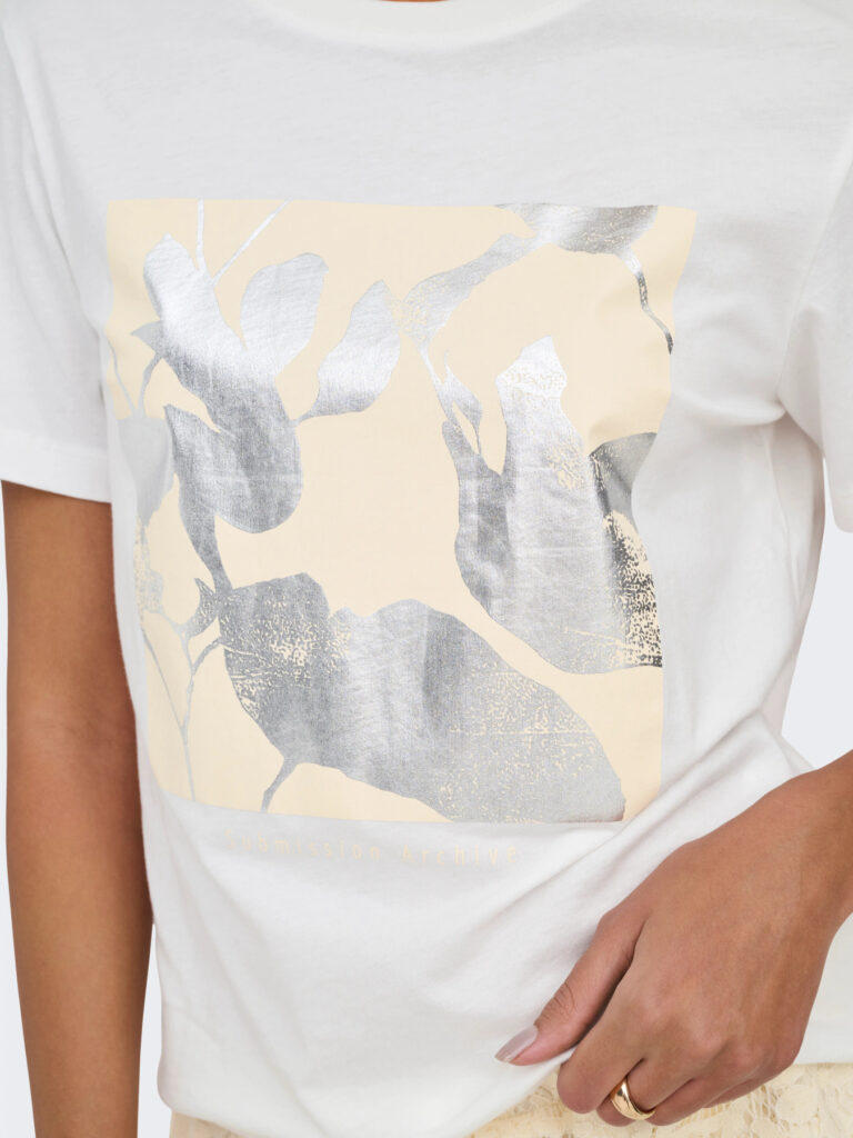 15372457.white.011