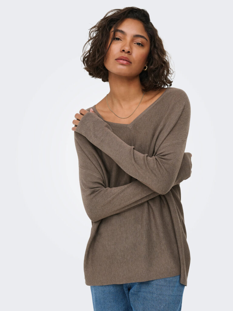 15376567.grey.005
