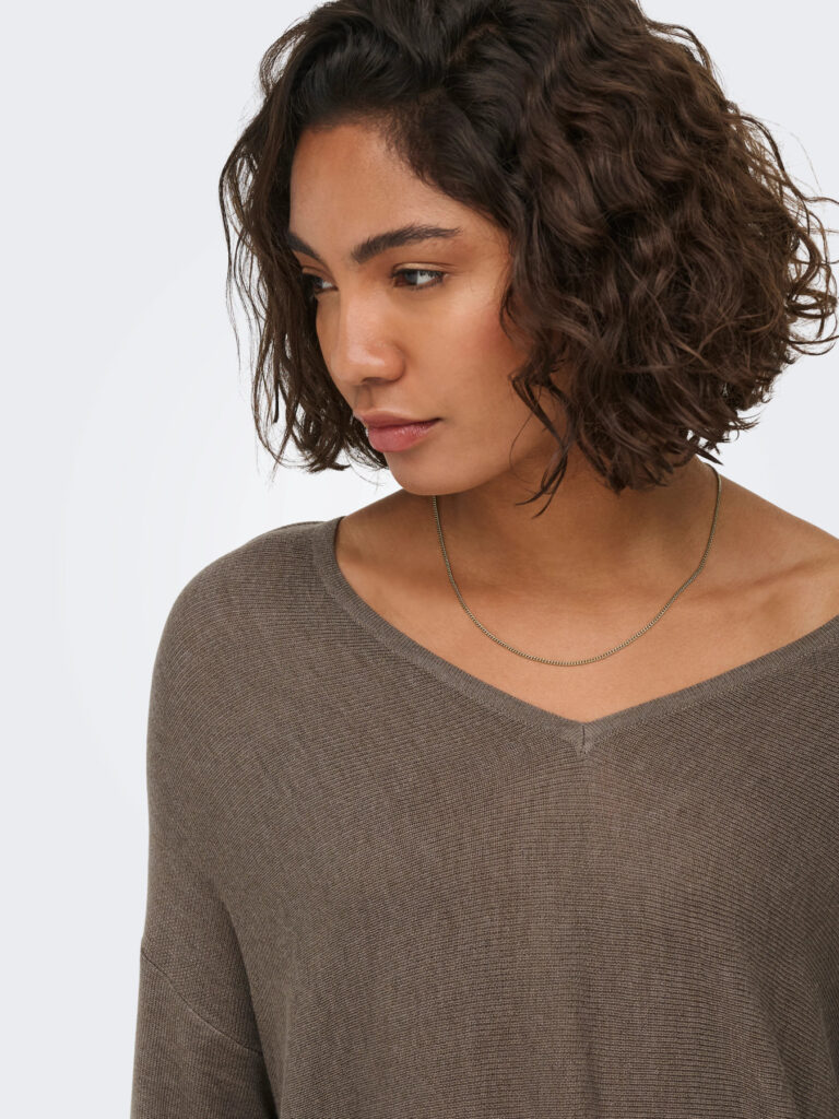 15376567.grey.006