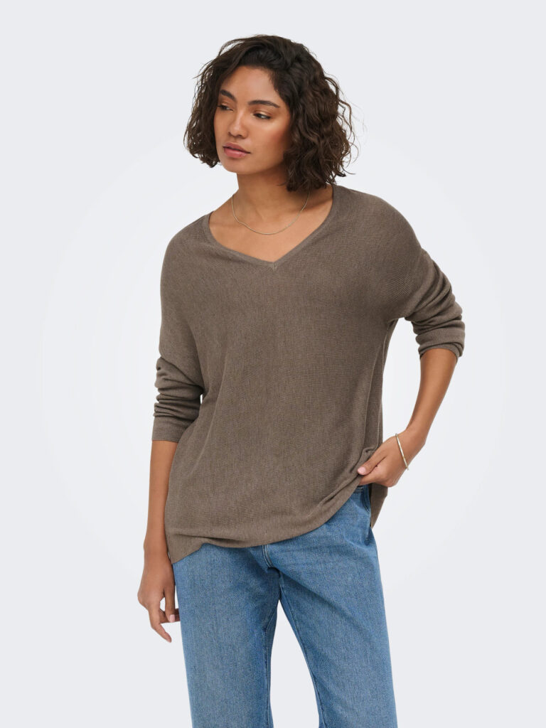 15376567.grey.008