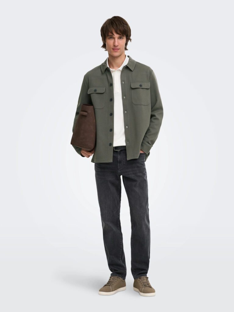 22021279.grey.006