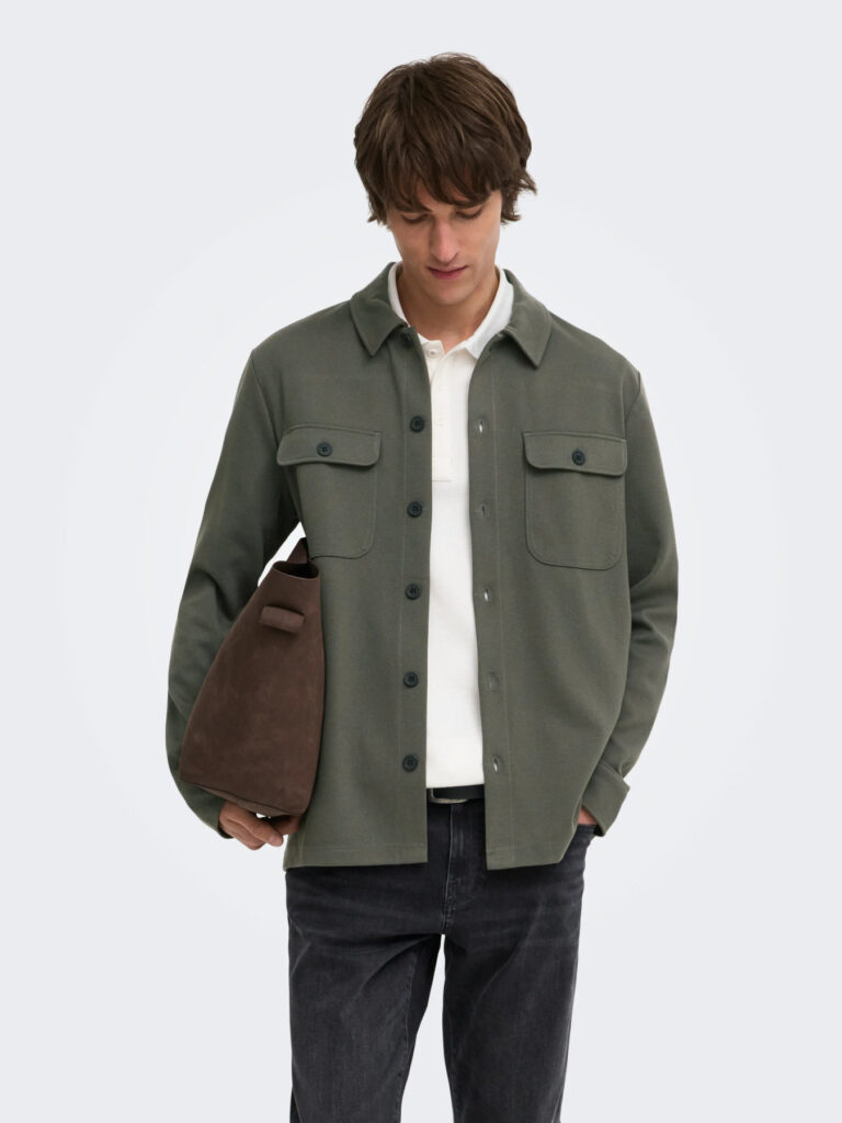22021279.grey.007