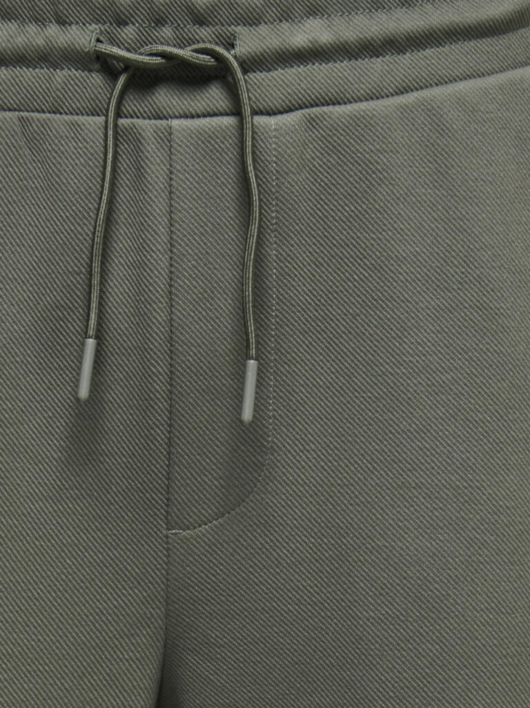 22035762.grey.003